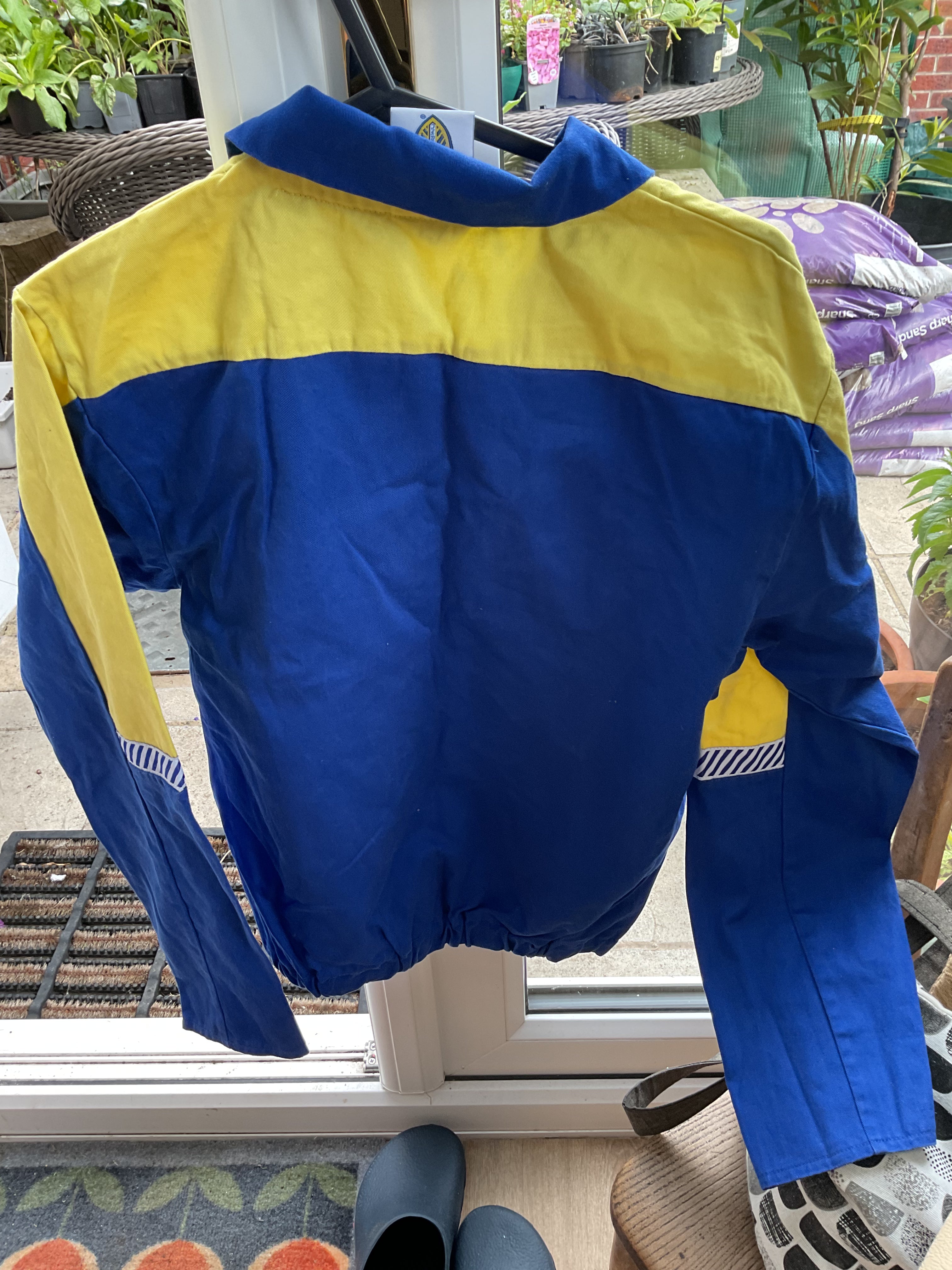 Leeds United Replica Retro Drill Top. Size Small.