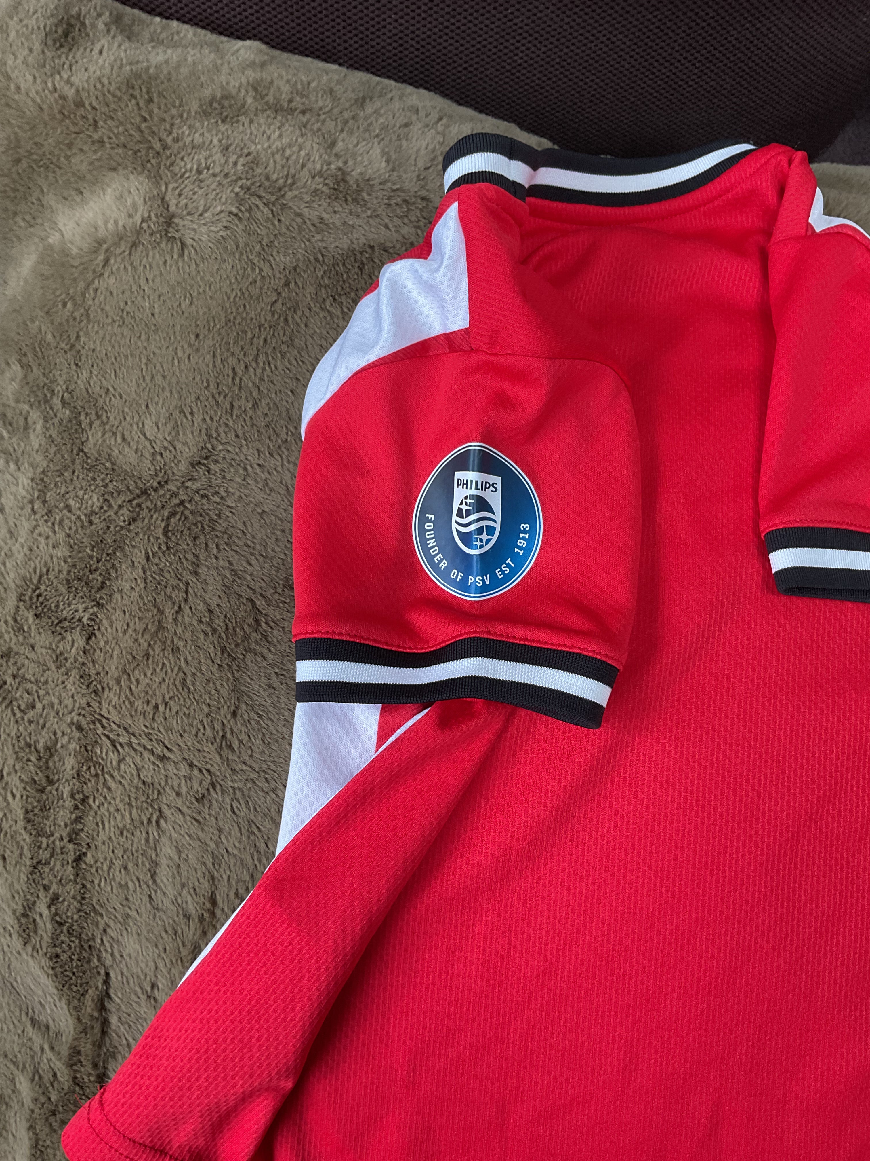 Netherlands. PSV Eindhoven Home Shirt 2020/21. Size Kids 5-6 Years.