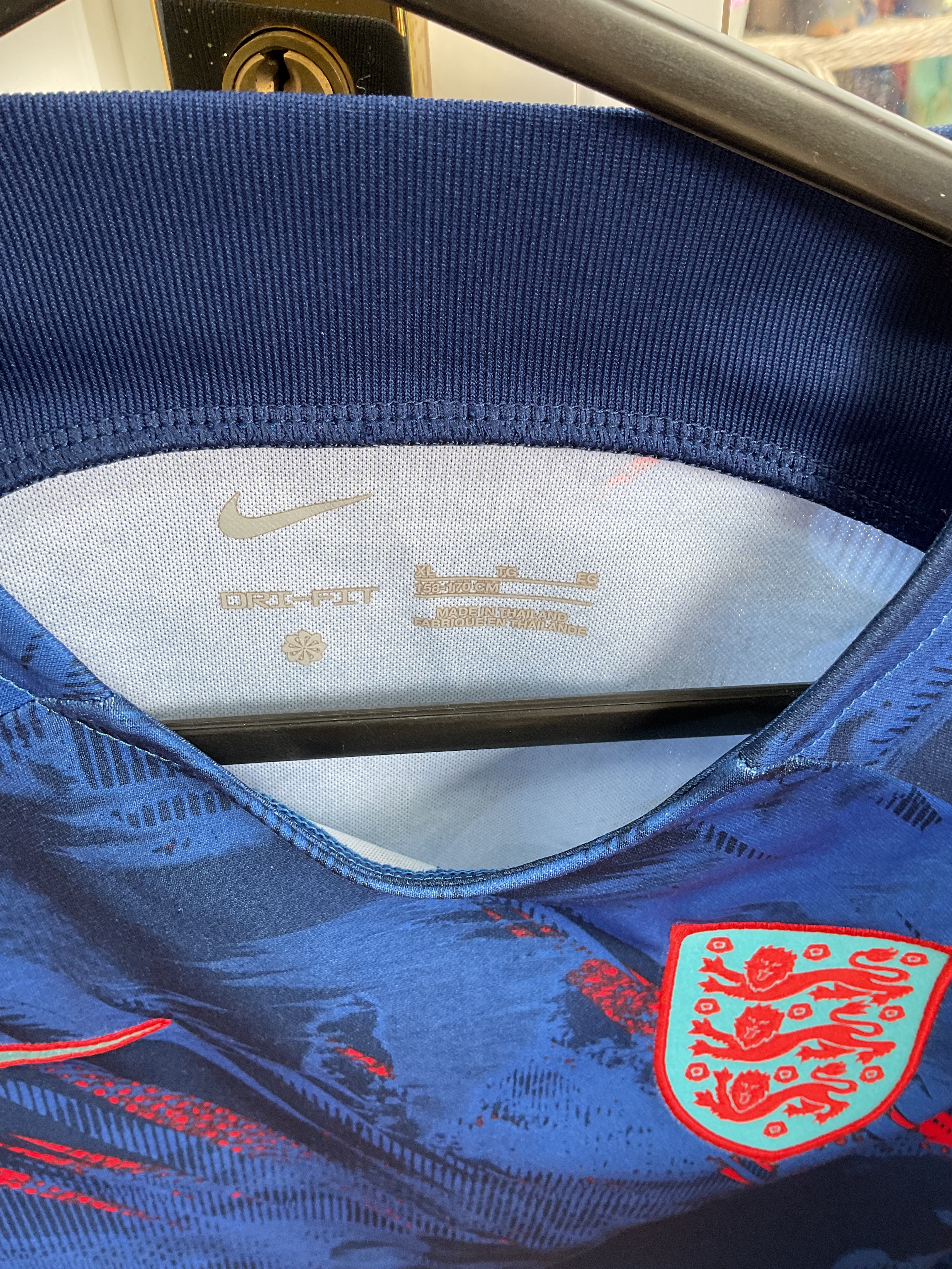 England Warm Up Shirt 2022/23. Size Kids Age Large.