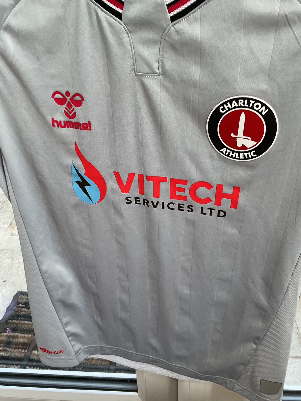 Charlton Athletic Away Shirt. Size Kids Age 14 Years.