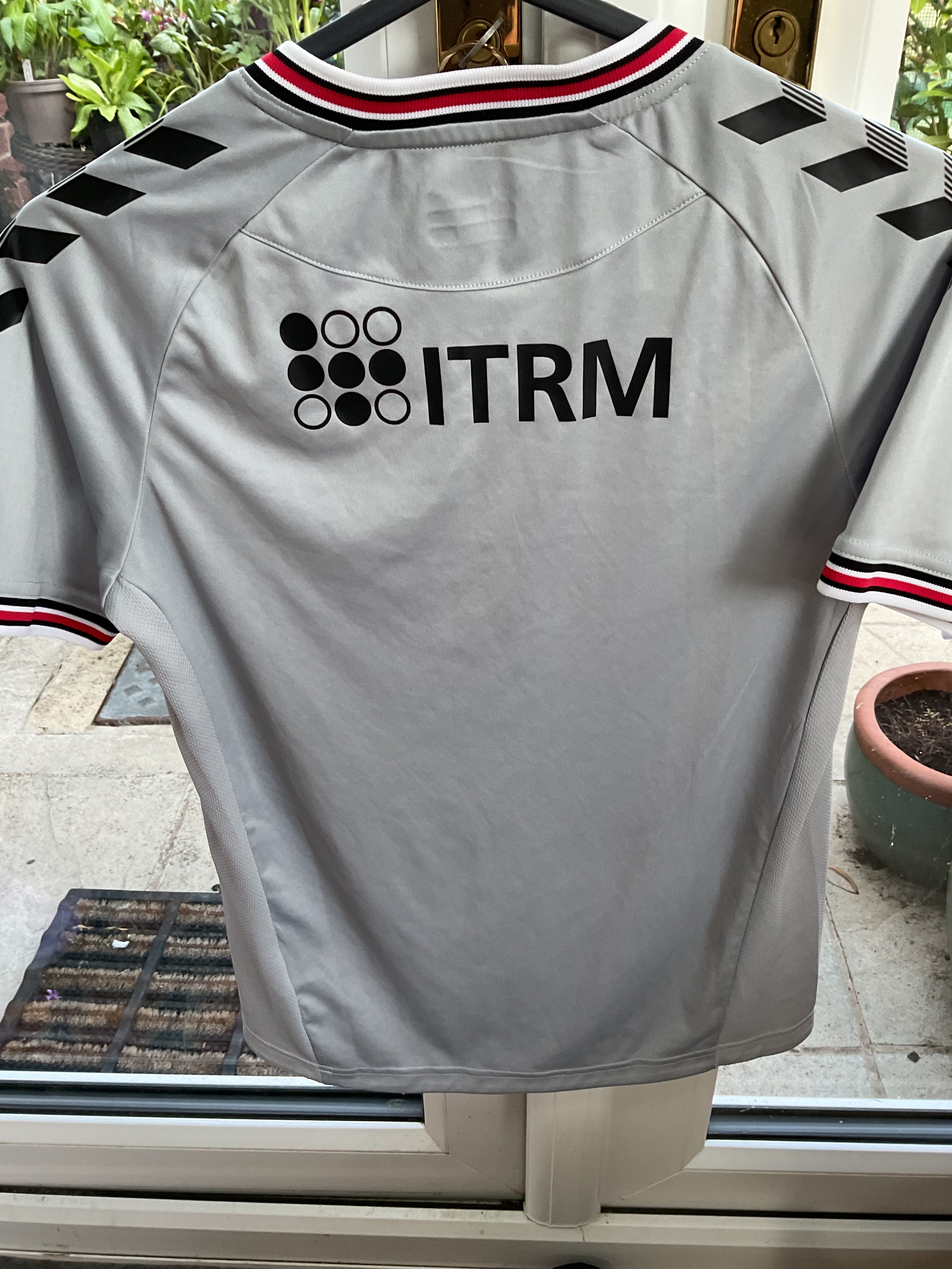 Charlton Athletic Away Shirt. Size Kids Age 14 Years.
