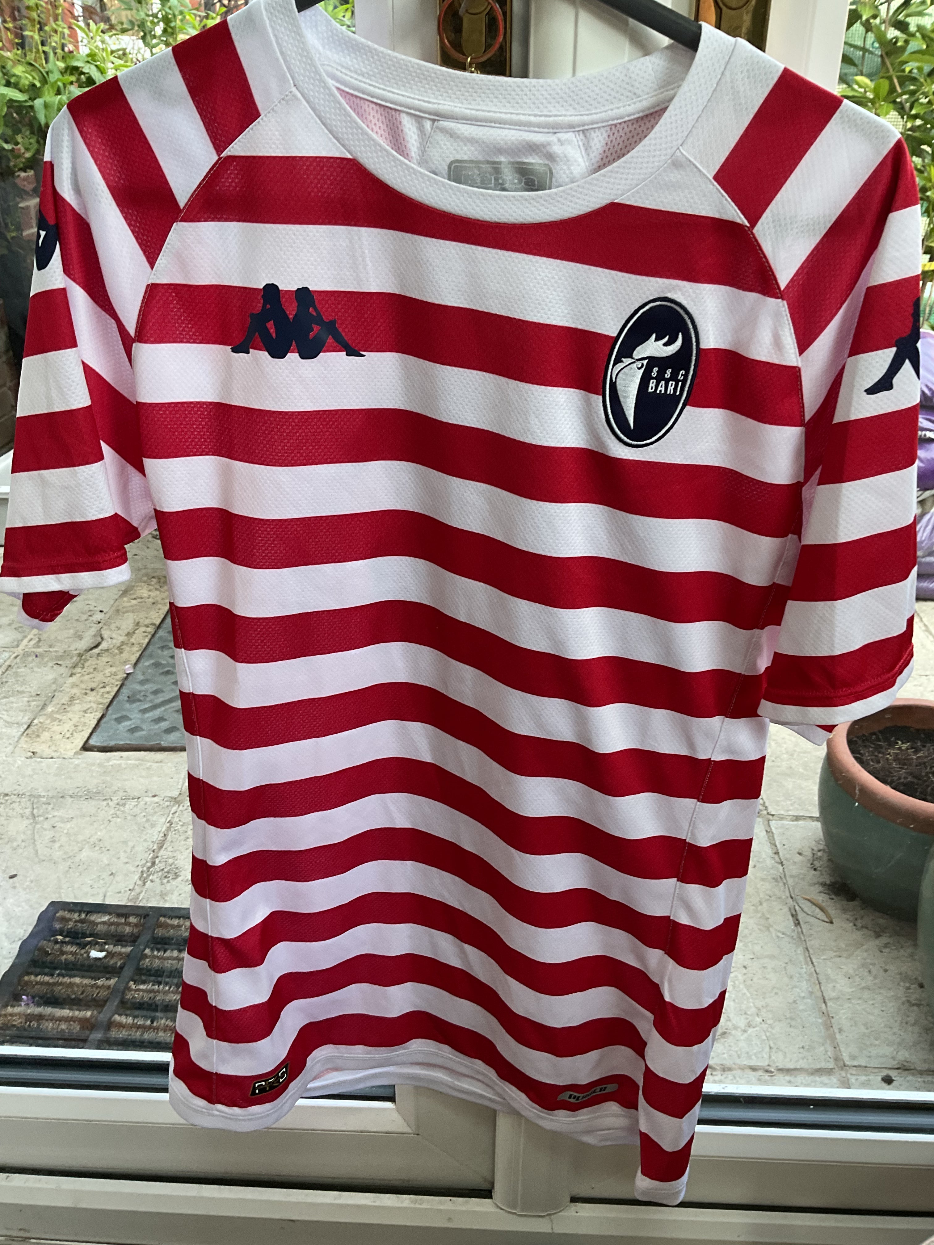 Italy. Bari Warm Up Shirt 2023/24. Size Medium.