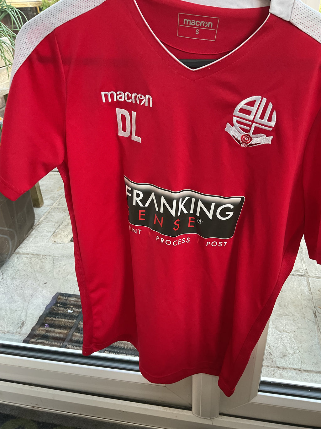 Bolton Wanderers 2018/19 Away Shirt. Size Small.