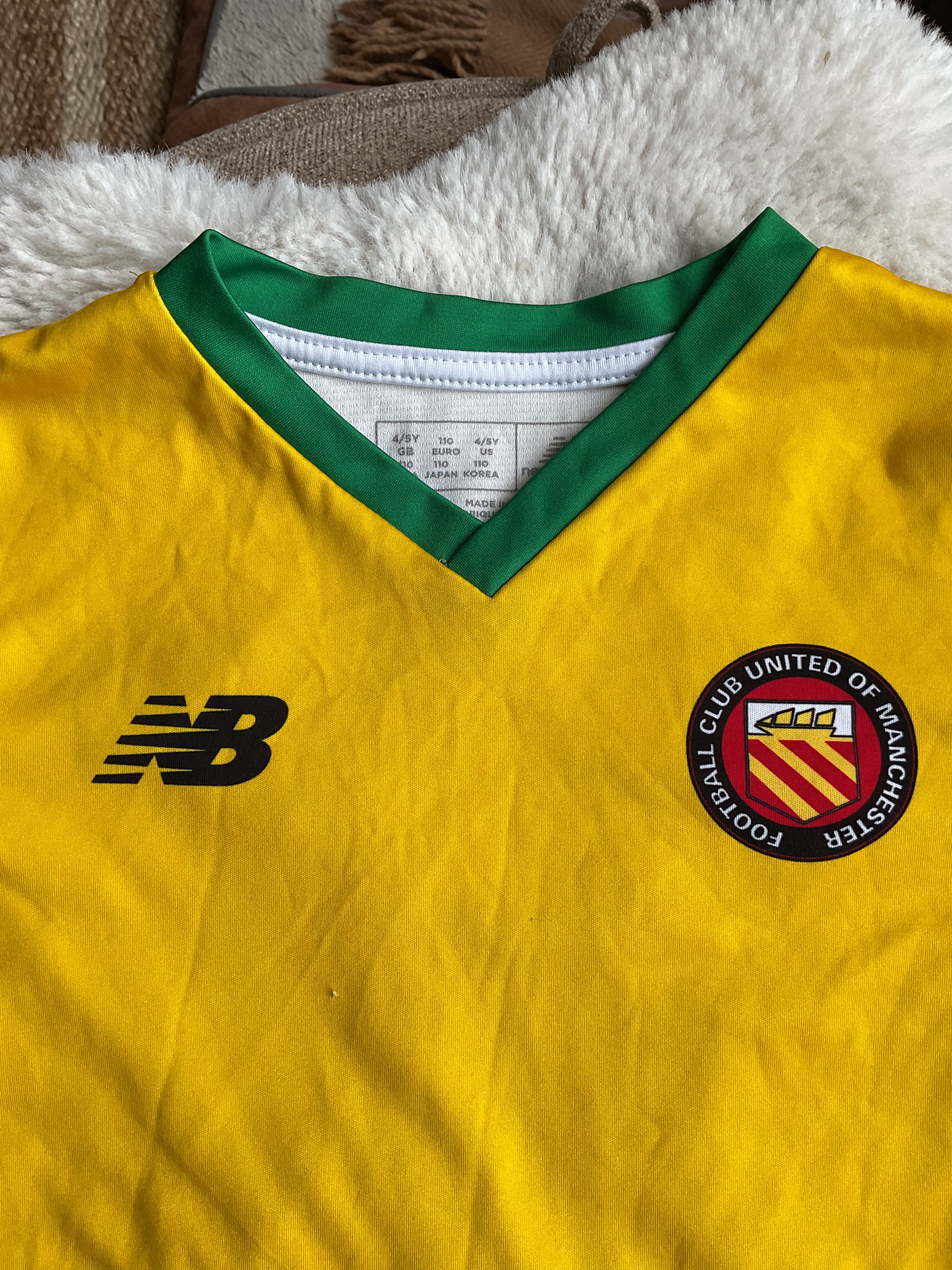 FC United of Manchester 21/22 3rd Shirt. Size Kids 4-5 Years.
